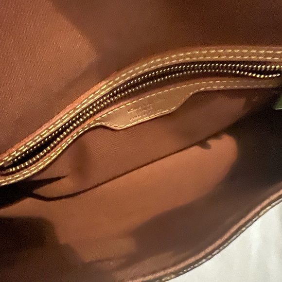 Louis Vuitton authentic monogram loop bag - Picture 3 of 9